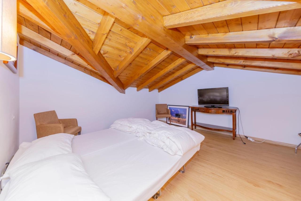 Appartamento Casa Bohemia Ghiffa Esterno foto